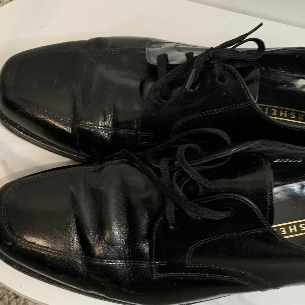 Florsheim‎ Classic Black Leather Oxfords